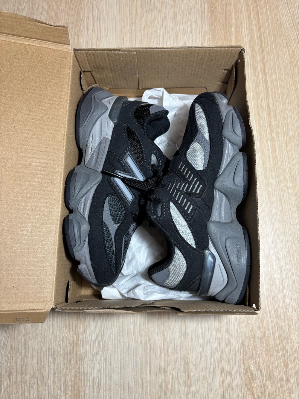 New Balance Kids Black and Gray Chunky Sneaker